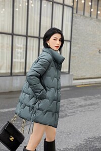 现货羽绒服图片