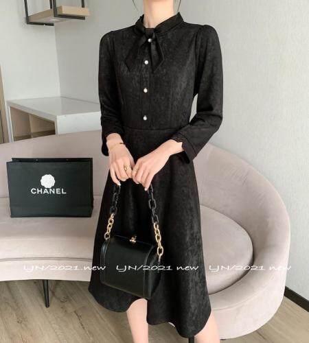 提花连衣裙，女装连衣裙，莲佳妮