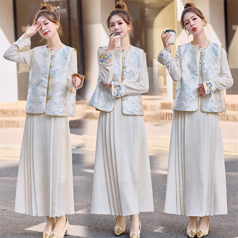 大码女装新中式绣花马甲衬衫上衣显瘦牛仔裤春新款穿搭,女装马甲,芷墨服饰