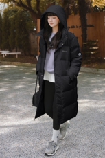 DONGJI2025年韩系长款连帽简约风情侣款白鸭绒羽绒服L030P245K358，女装羽绒服，2C220