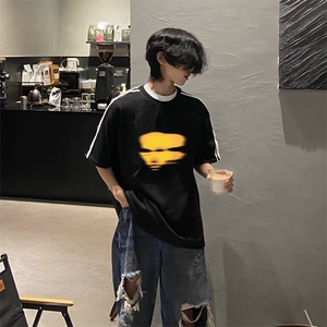 抖音得物高品质二开240克宽松纯棉美式潮牌三条杠织带短袖T恤图片