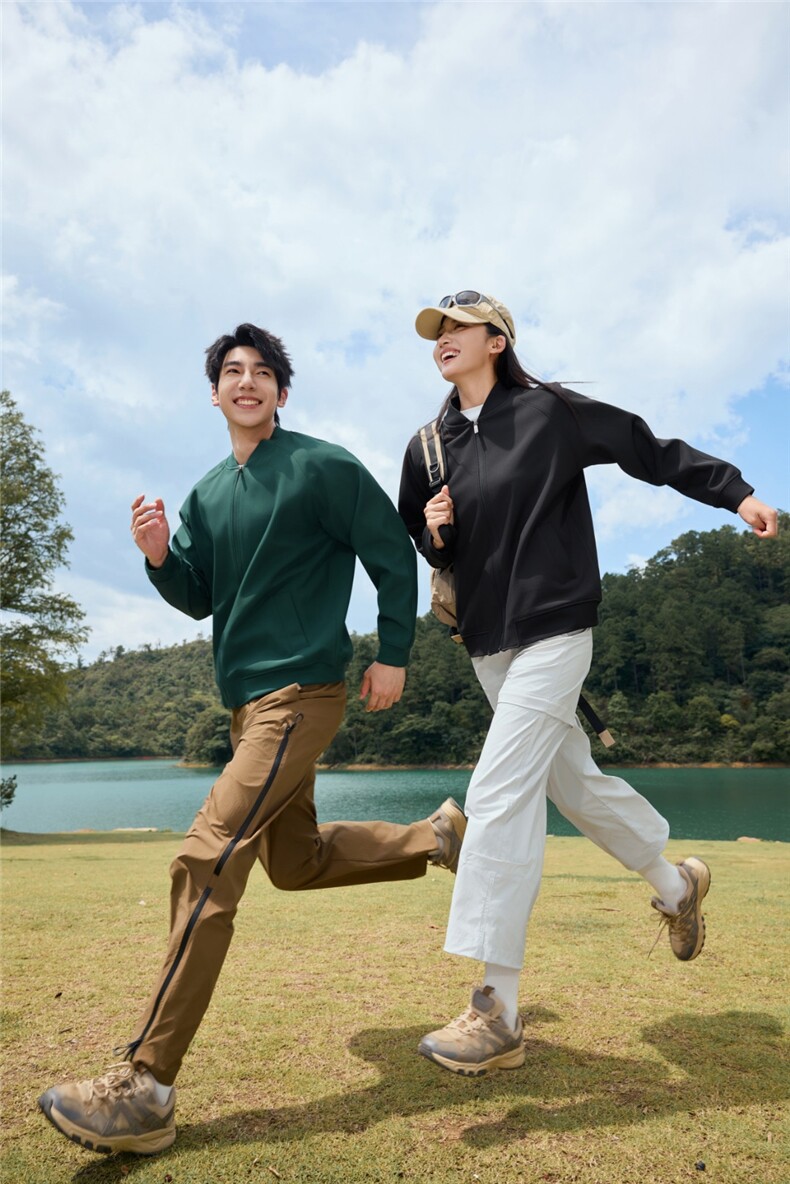 2025加绒棒球服百搭时尚男女同款，女装短外套，牛米欧羽绒服工厂店