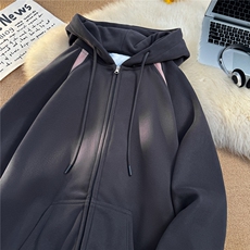深灰色