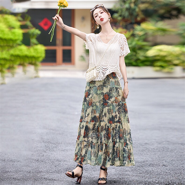 现货2025年夏季新款洋气镂空针织印花V领宽松半身裙两件套,女装套装/套裙,盈茜