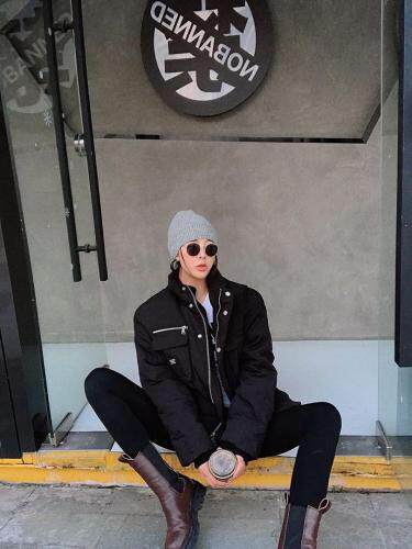 90贴标羽绒服男女同款.，女装羽绒服，尚映