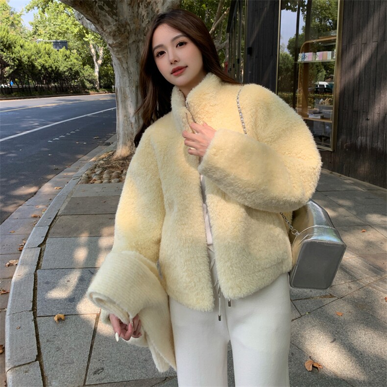 新款主推奶呼呼嫩黄色皮毛一体2639-P185-K278,女装短外套,2C129