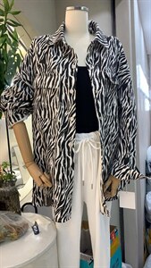 妍妍香衣舍21021斑马纹刺绣牛仔衬衣外套，其它，香衣舍