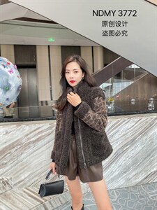 水貂绒拼接羊羔无外套图片