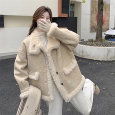 超好看皮毛一体外套女2025冬季新款小个子今年流行加绒短款羊羔毛，女装皮草，2C110