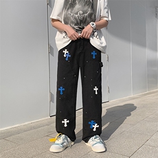 黑色