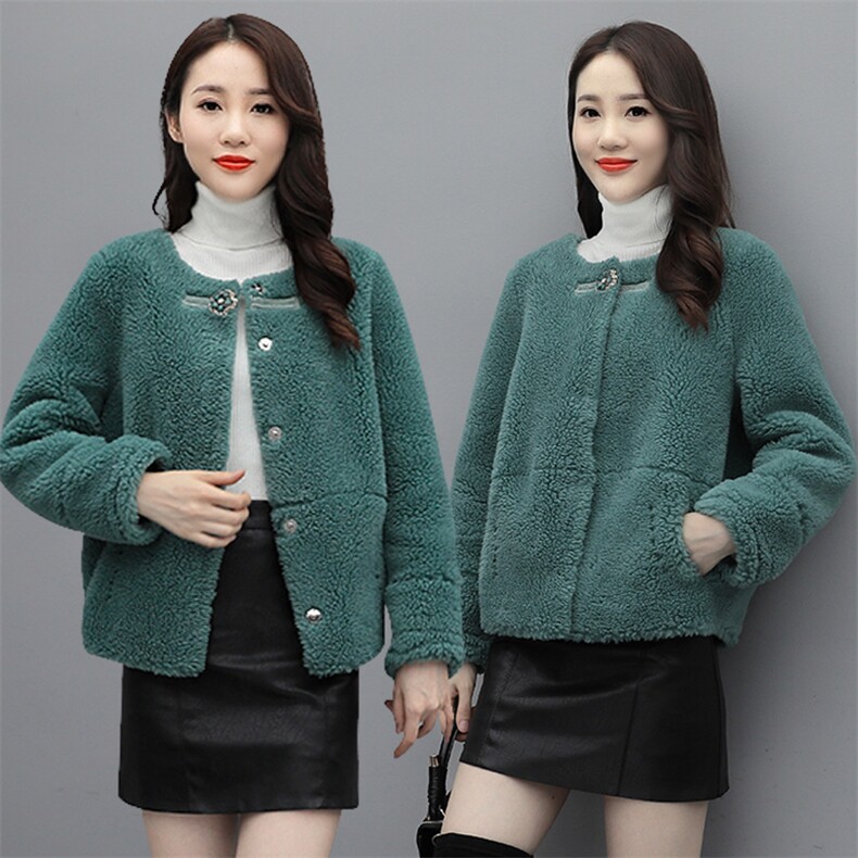 微瑕疵大衣女短款2024年新款冬装宽松高端大码羽绒棉衣外套，女装皮草，深妍伊美