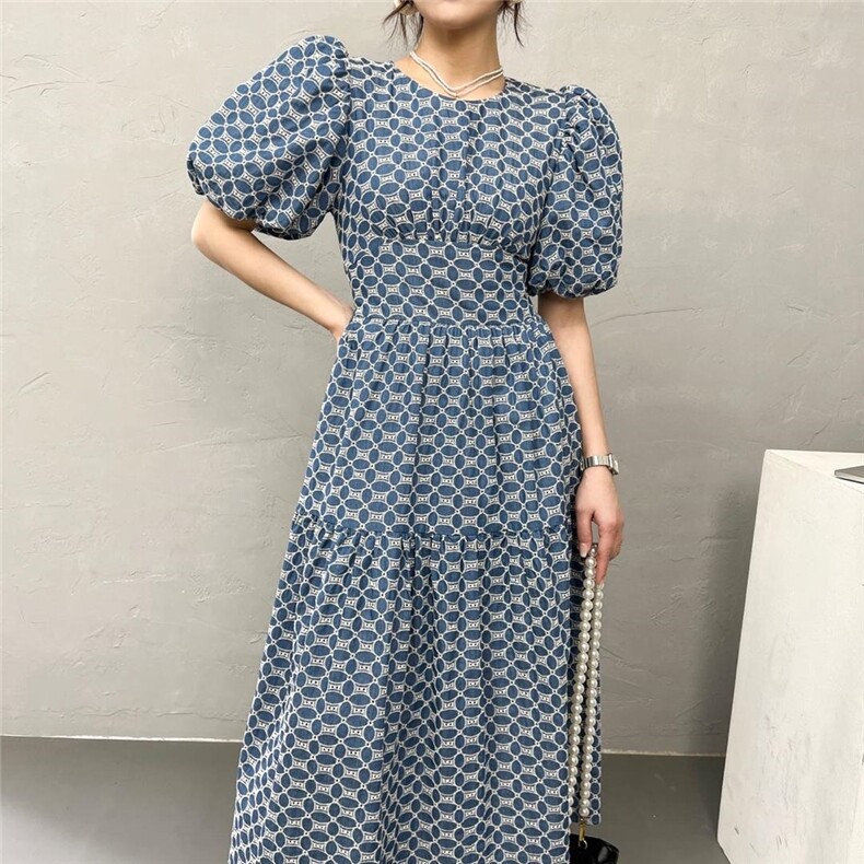 2022年夏季新款水洗牛仔镂空刺绣修身显瘦连衣裙,女装连衣裙,序儿