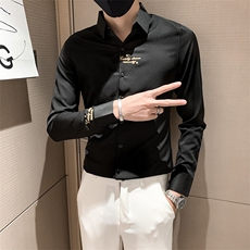 黑色