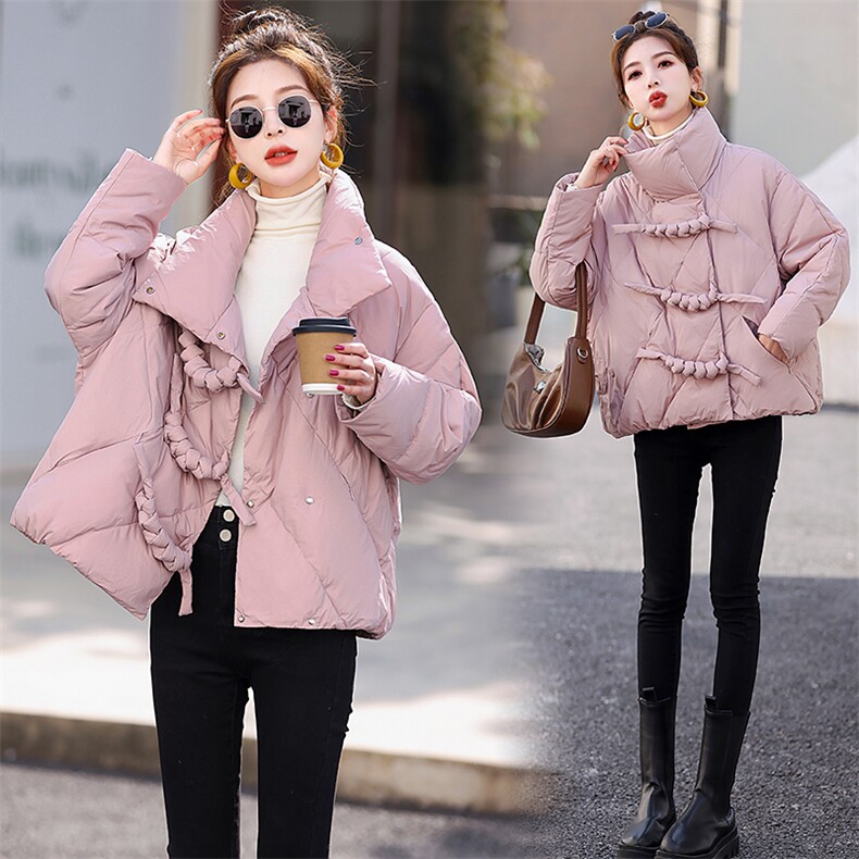 2024现货新款90白鸭绒复古潮扭结盘扣短款羽绒服，女装羽绒服，魅家