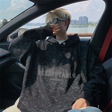 黑色