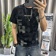 黑色