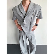 灰色上衣