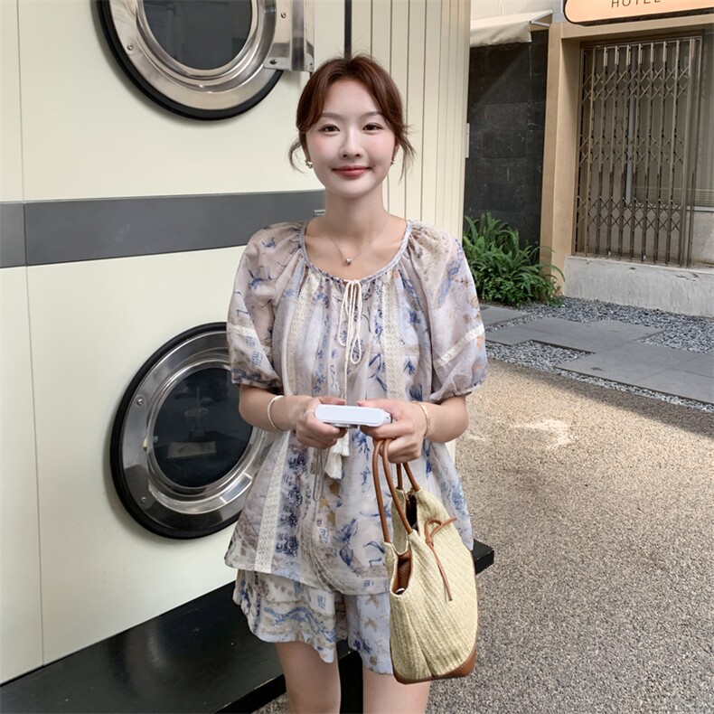 民族风蓝色碎花衬衫短裤套装女夏2025新款小个子两件套超火爆款,女装套装/套裙,2D044