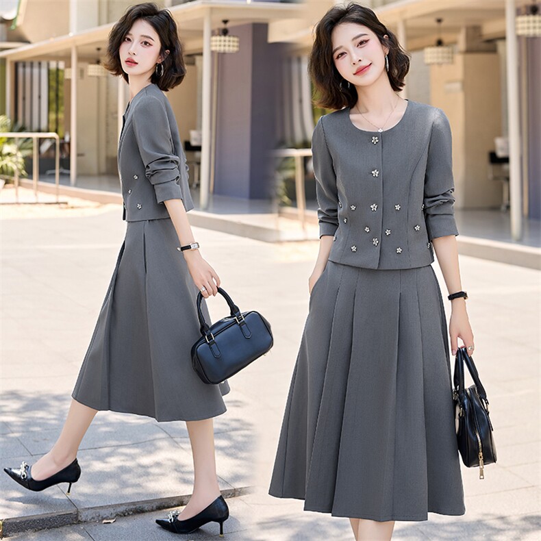 大量现货轻奢钉珠小香风套装裙女新款高级感洋气职业半身裙两件套，女装套装/套裙，芭米依尚