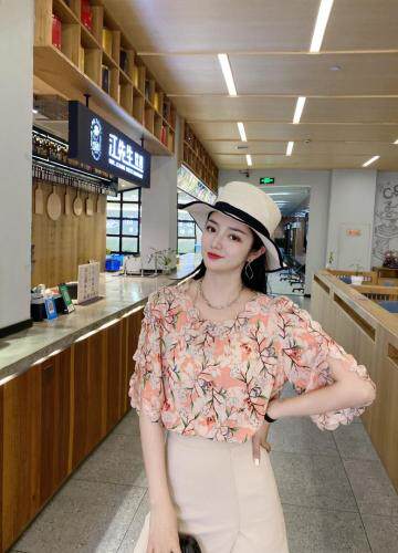 刺绣花边上衣，女装，斐伦缇娜