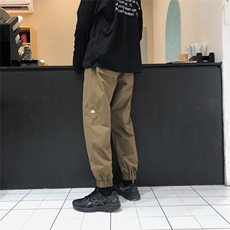 卡其色