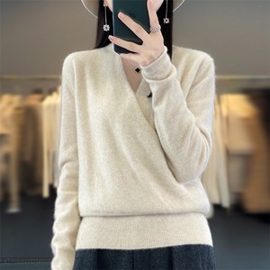2025冬季新款交叉领羊毛衫女套头修身羊绒衫V领短款外穿和服毛衣图片