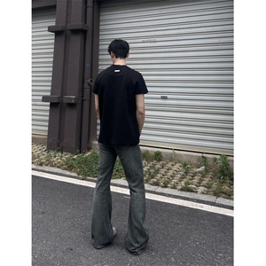 cleanfit巴家竹节牛仔裤高级感痞帅修身微喇叭裤,乔家的儿女穿衣搭配图片