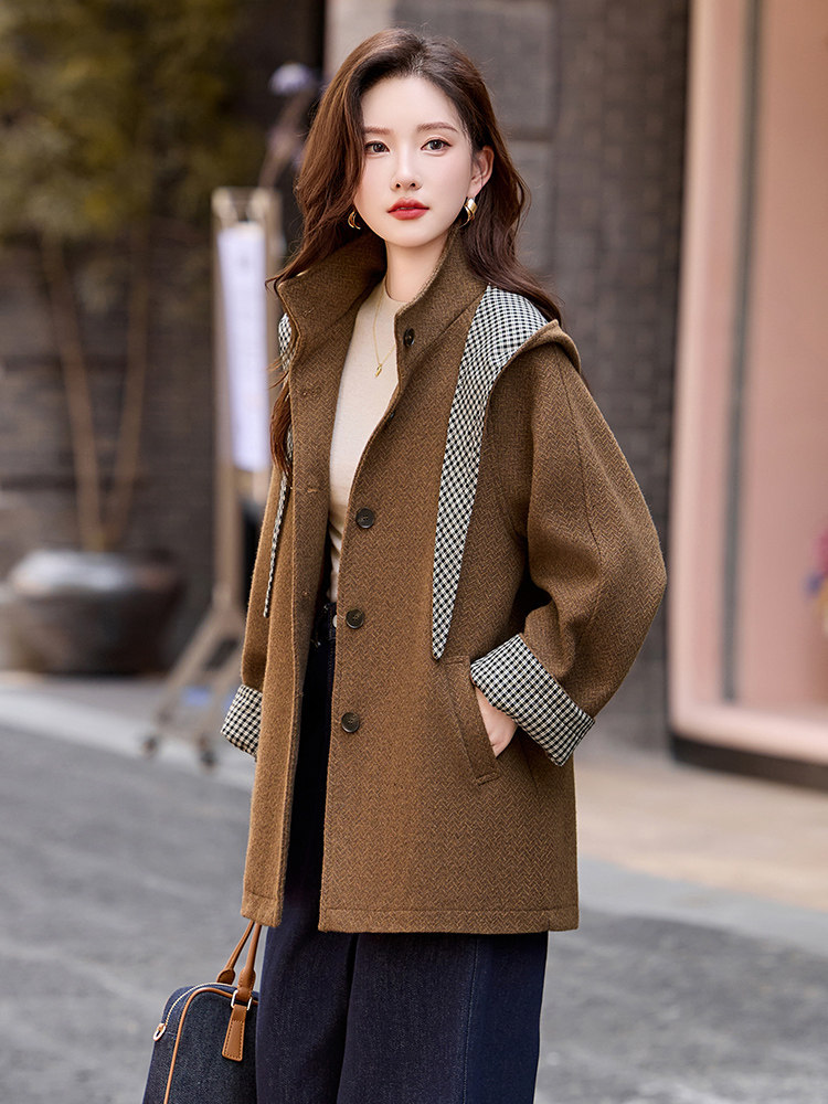 毛呢外套女中长款2025秋冬新款独特超好看高级感连帽斗篷呢子大衣,女装短外套,伊仟回