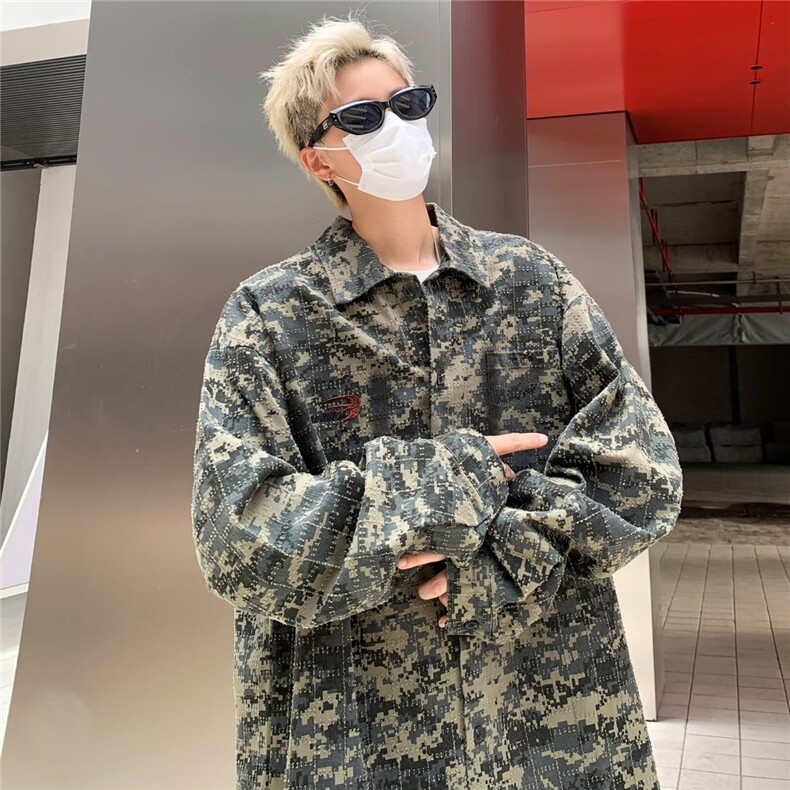 2025男士大码冲锋衣外套春秋季户外防风翻领宽松休闲迷彩风衣图片