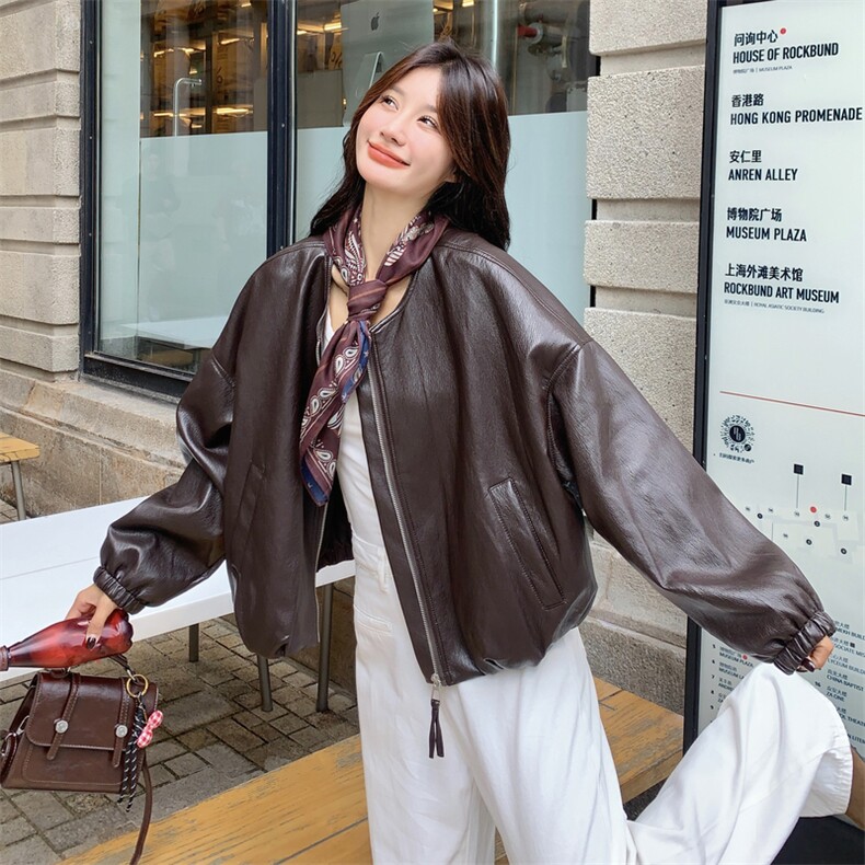 新款主推丝巾皮衣外套2615-P155-K248,女装短外套,2C129