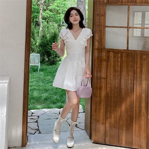 法式高级感气质性感显瘦小个子A字短裙潮2025v领白色连衣裙女夏季图片