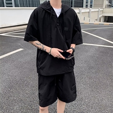 黑色
