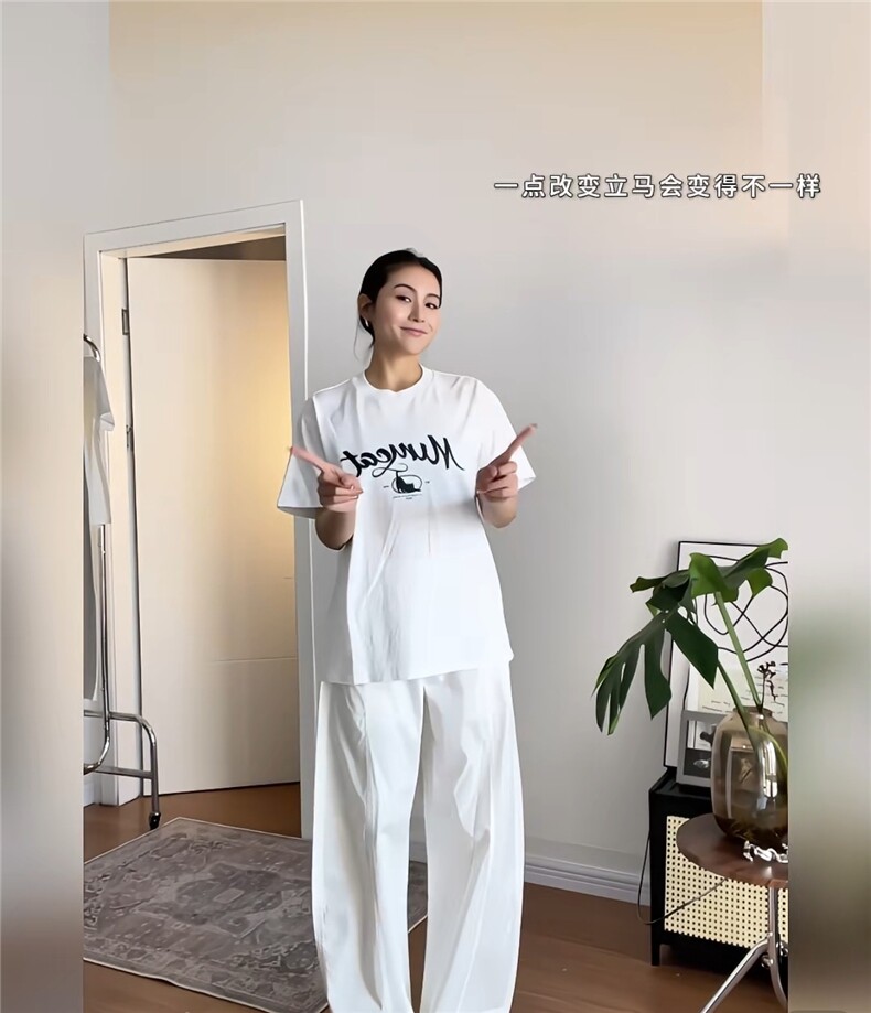 短袖T恤2025夏新品接触瞬间凉感宽松落肩小猫印花图片