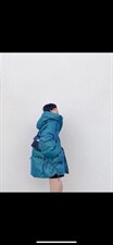 2021冬款羽绒服连帽抽绳设计反光亮色面料显瘦时尚款，女装羽绒服，金漫莎