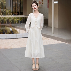 吊带连衣裙女2024春新款小个子新中式提花夏外搭开衫，女装短外套，布芭啦