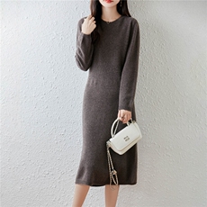 2025年秋季休闲风中长款圆领，女装连衣裙，绒汀羊绒