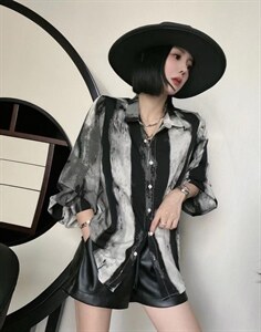 2022秋季新款时髦个性水墨画宽松复古风衬衫图片