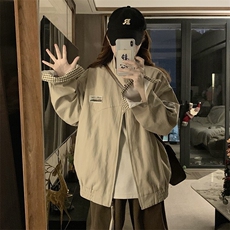 浅卡其色