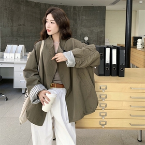 设计感条纹风衣外套女2025秋新款今年流行复古时髦超好看大衣穿搭图片