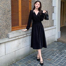 优雅气质红色长袖连衣裙女2025秋季新款收腰显瘦洋气减龄漂亮长裙，女装连衣裙，玖莱伊
