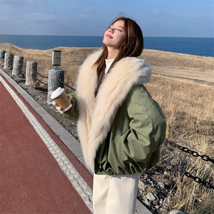 军绿色高级感狐狸毛连帽派克羽绒服女2025冬新款90白鸭绒爆款外套图片