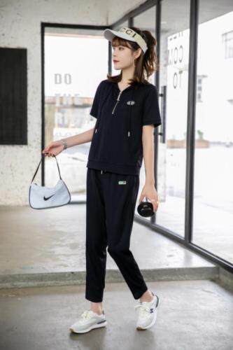 现货供应：冰丝休闲套装M一XXL，女装套装/套裙，拉思维加丝