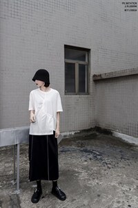 现货：夏季上衣/短裤/裙子图片