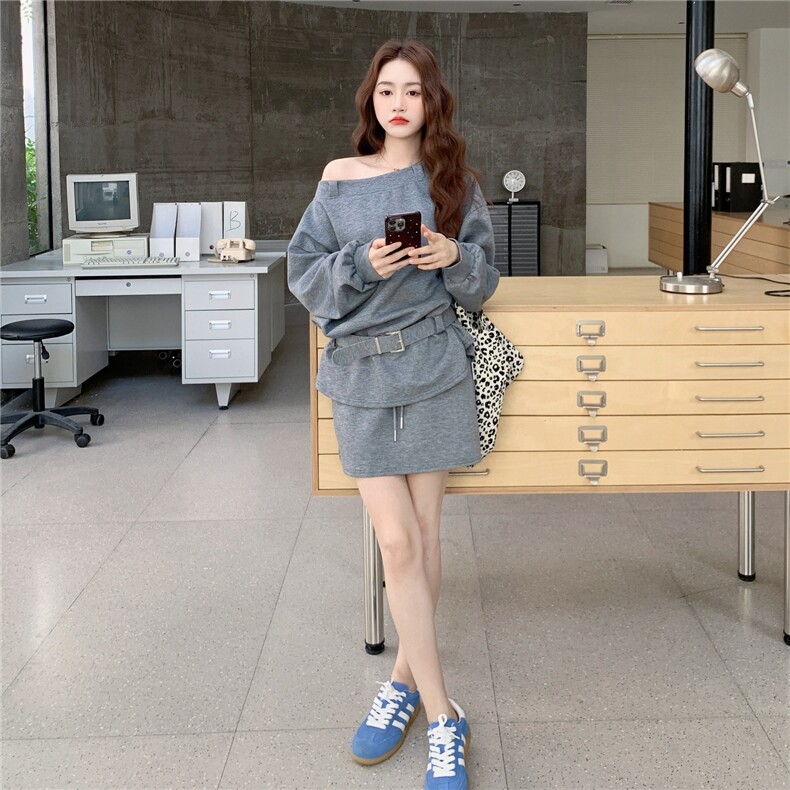 韩系减龄休闲运动服套装女2025年夏季简约收腰斜肩短袖短裙两件套,女装套装/套裙,2C327