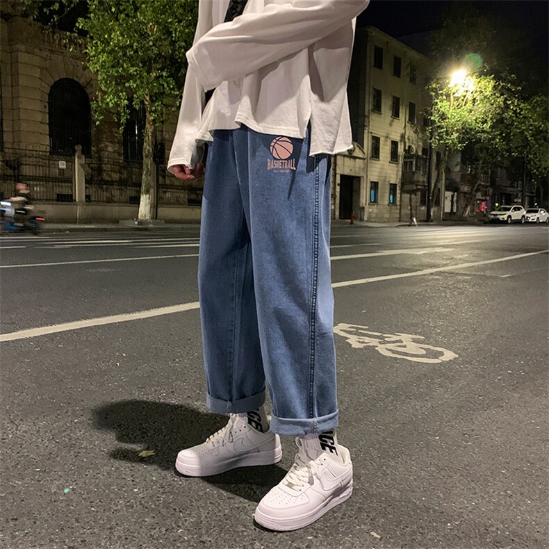 深蓝色