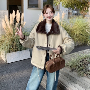 卡其色韩系两面穿工装派克服女2025冬新款小个子气质保暖毛绒棉服图片