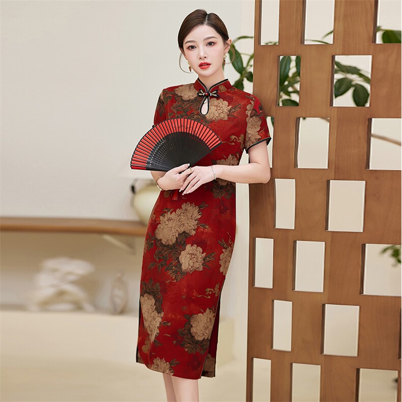 妈妈旗袍送考红色夏季旗开得胜复古高贵高级感喜婆婆婚宴日常可穿,女装汉服/婚纱/旗袍/礼服,小荷流