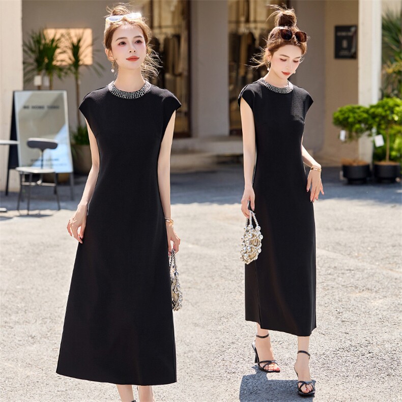 圆领重工钉珠黑色连衣裙女2025夏季新款优雅气质轻熟风无袖背心裙，女装连衣裙，布芭啦