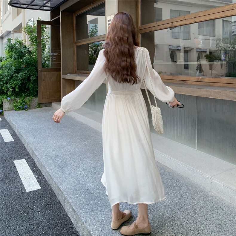新中式风白色长袖连衣裙女春秋2025超火好看高级感绝美收腰长裙,女装连衣裙,2C290