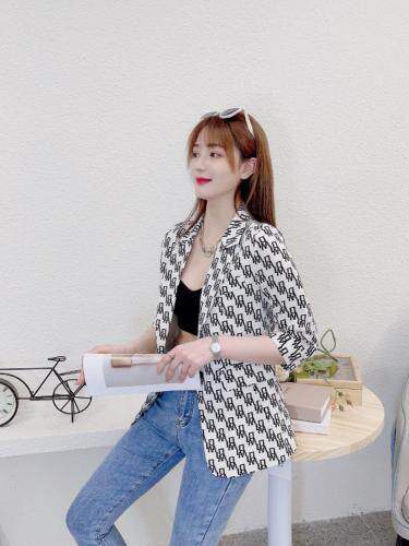 现货夏季新款字母图案修身薄西服，女装，韩衫衣社